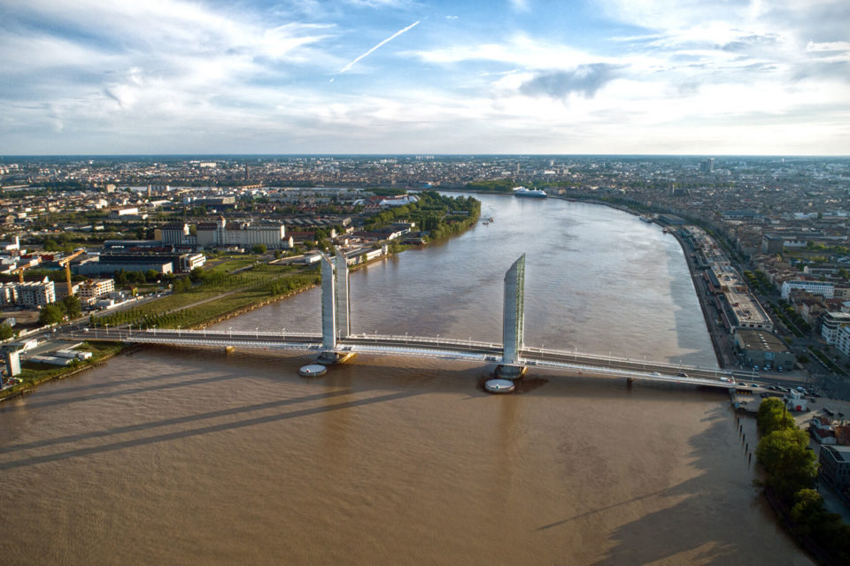 Prise de vue aérienne du Pont Chaban Delmas - Bordeaux